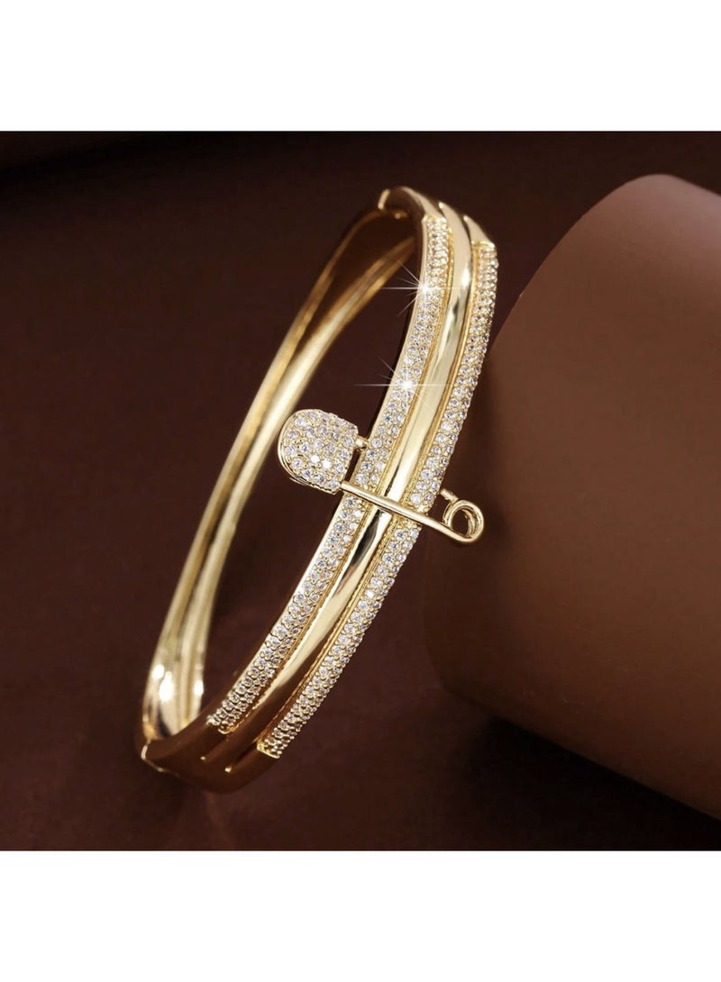 ڤيا سوار نسائي فاخر بثلاث حلقات مرصّعة بالزركون – لمسة أنوثة راقية - Image 2